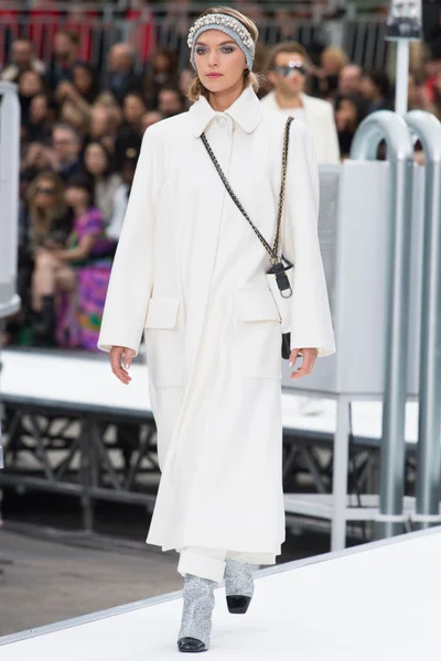 Look 38